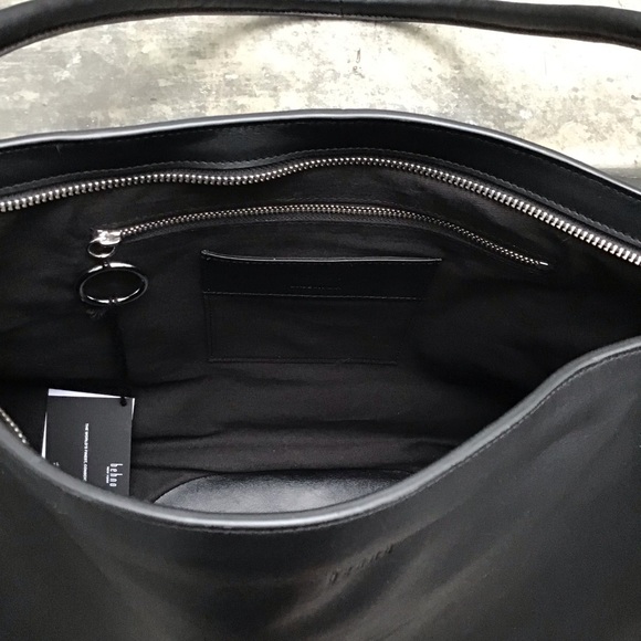 BEHNO 'Kamala' Handcrafted Large Leather Nappa Hobo Bag in Black - Picture 14 of 15